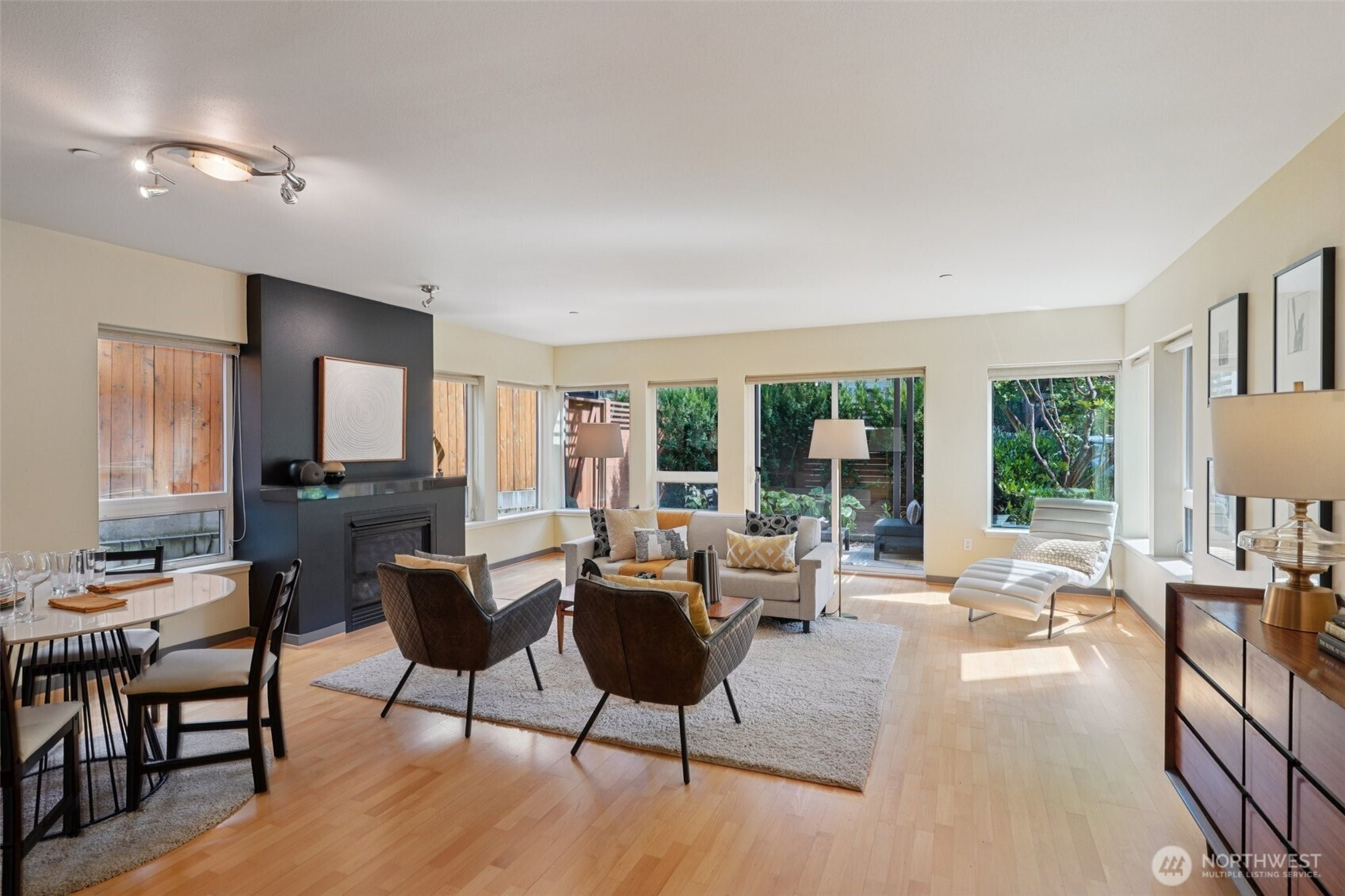 4217 Fremont Avenue N, Seattle, WA 98103