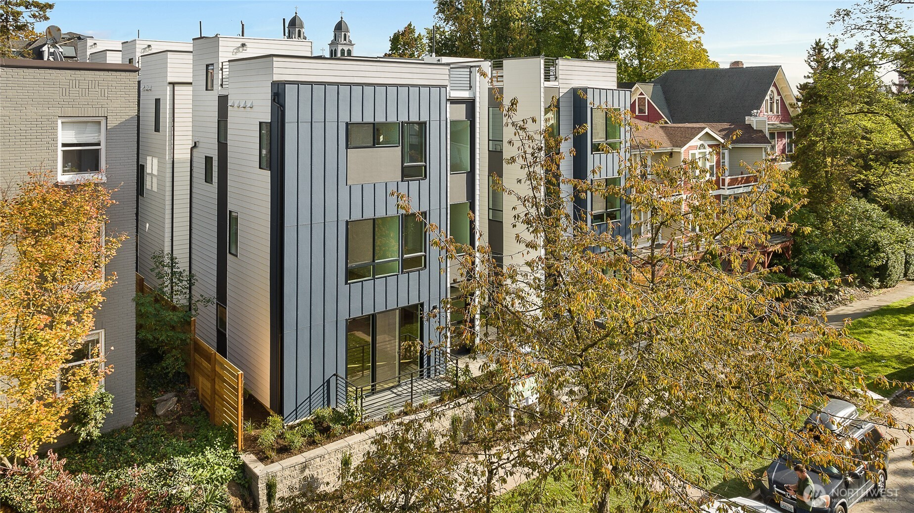 922 16th Avenue, Seattle, WA 98122