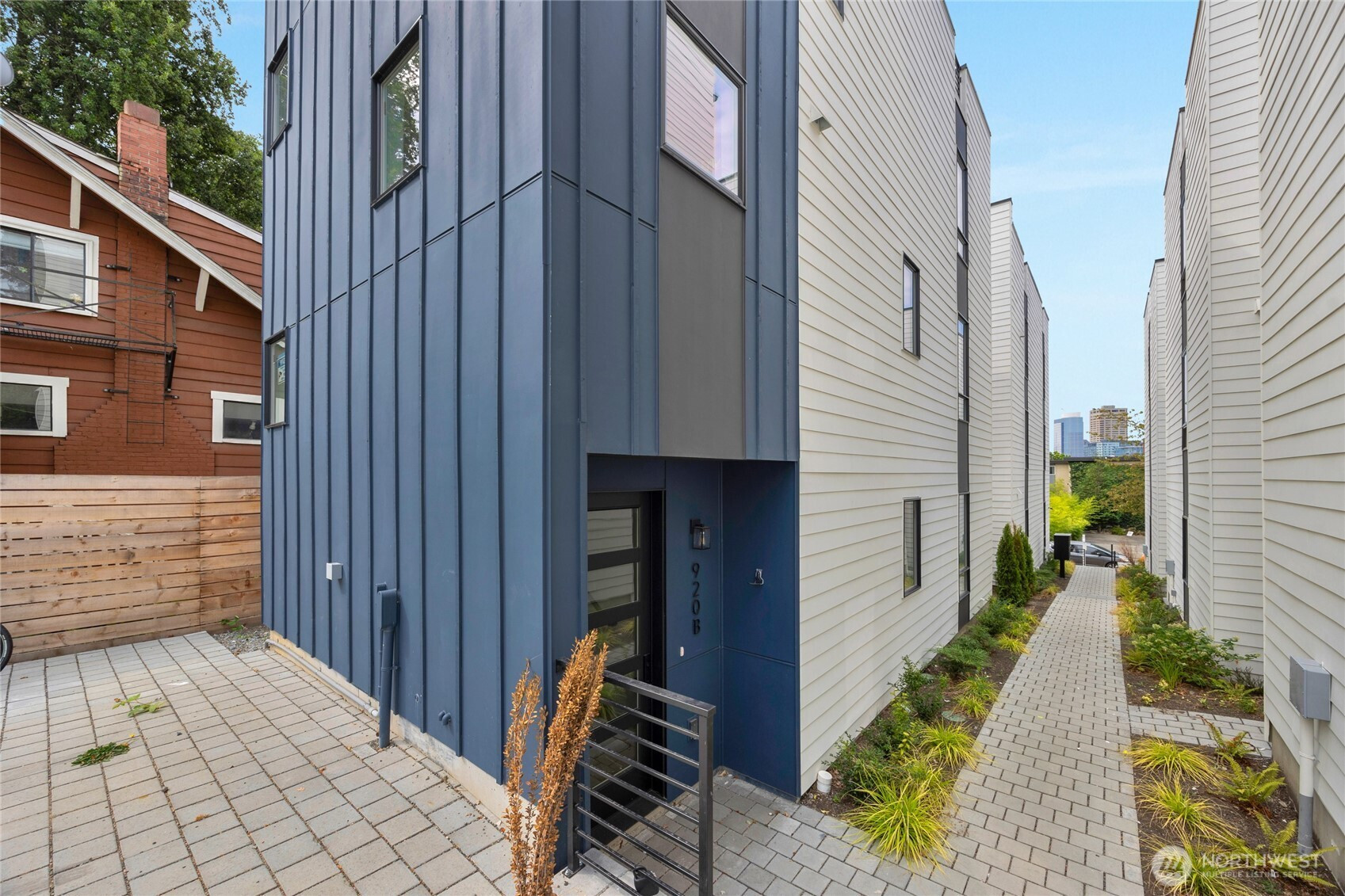 920 16th Avenue, Seattle, WA 98122