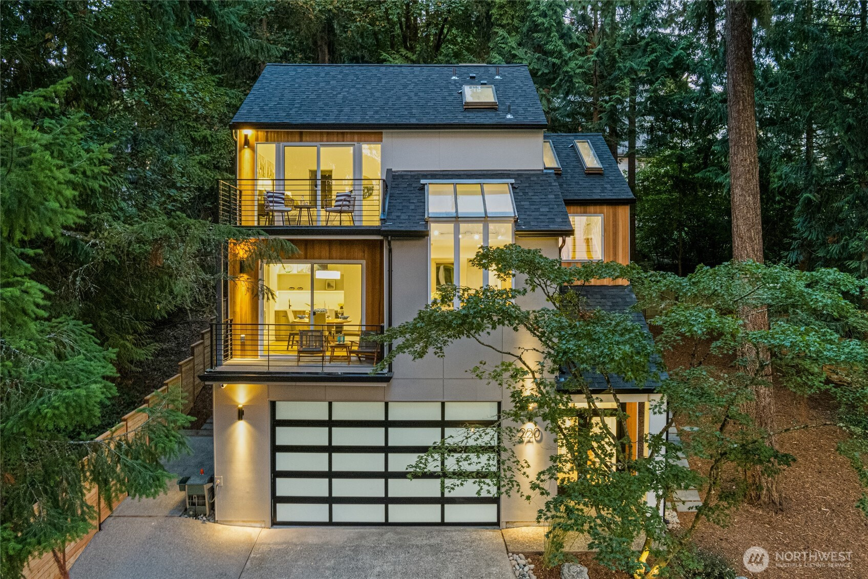 220 210th Avenue NE, Sammamish, WA 98074