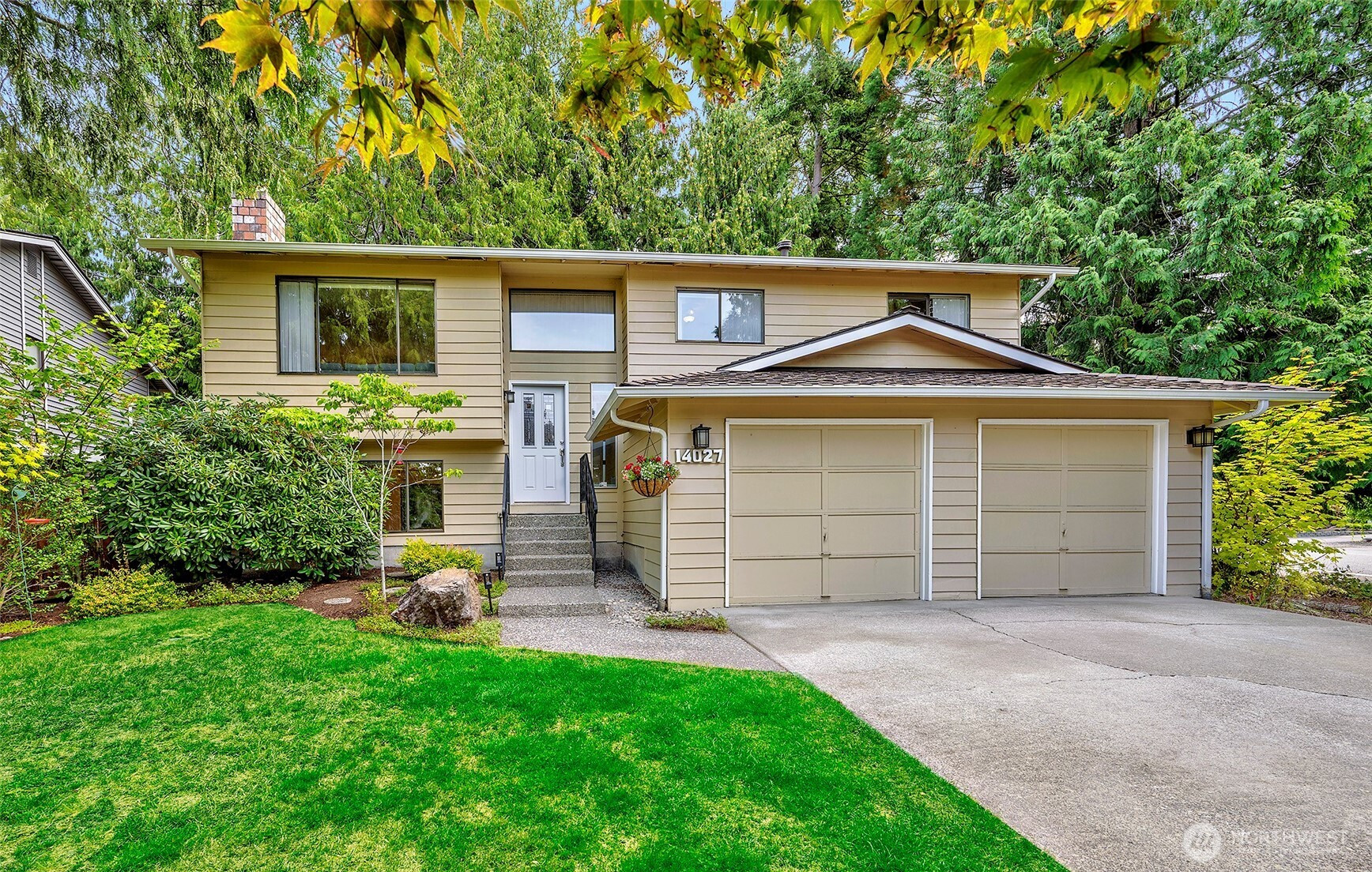 14027 65th Place W, Edmonds, WA 98026