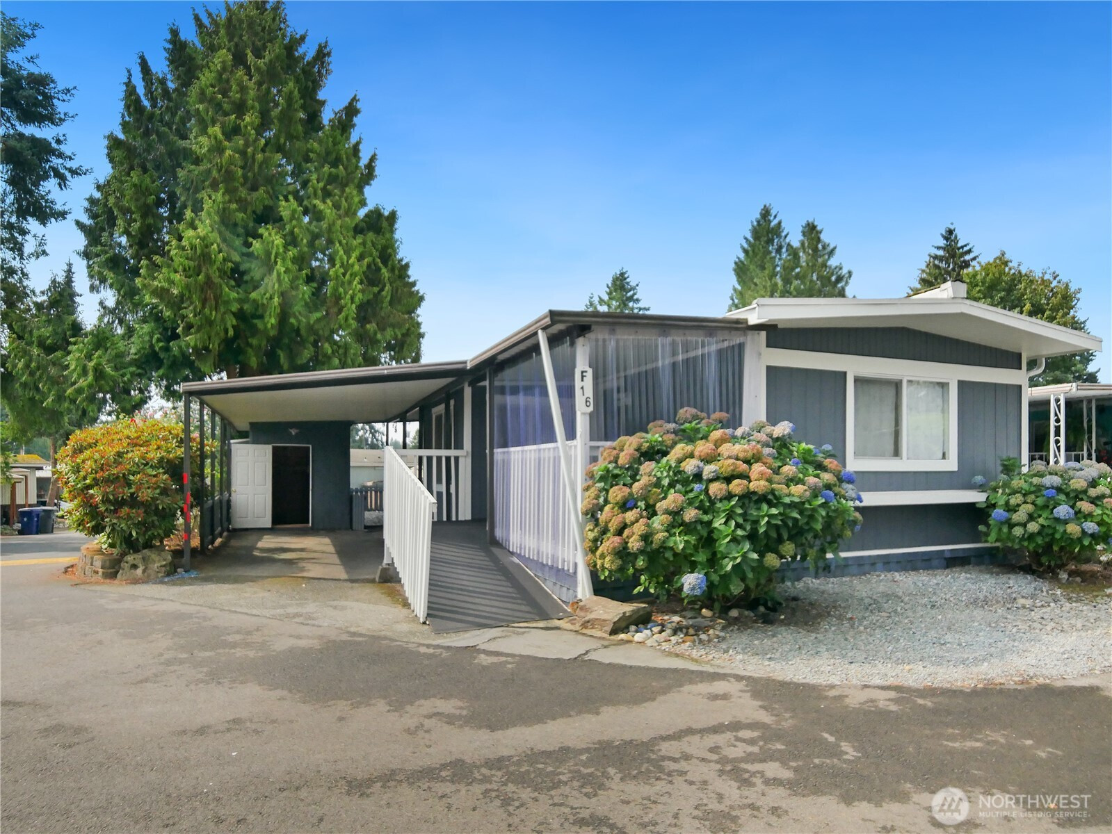 415 Lakeview Road, Lynnwood, WA 98087