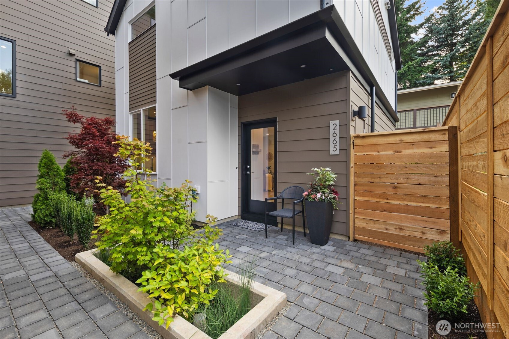 2665 51st Ave SW, Seattle, WA 98116