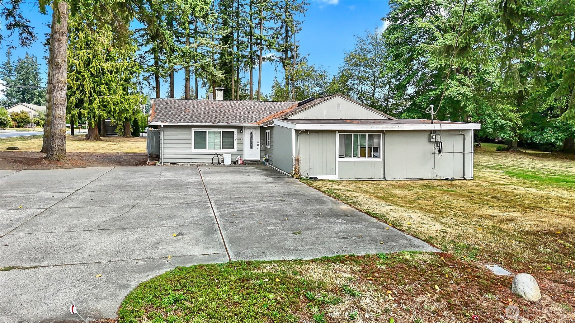 14525 Ash Way, Lynnwood, WA 98087
