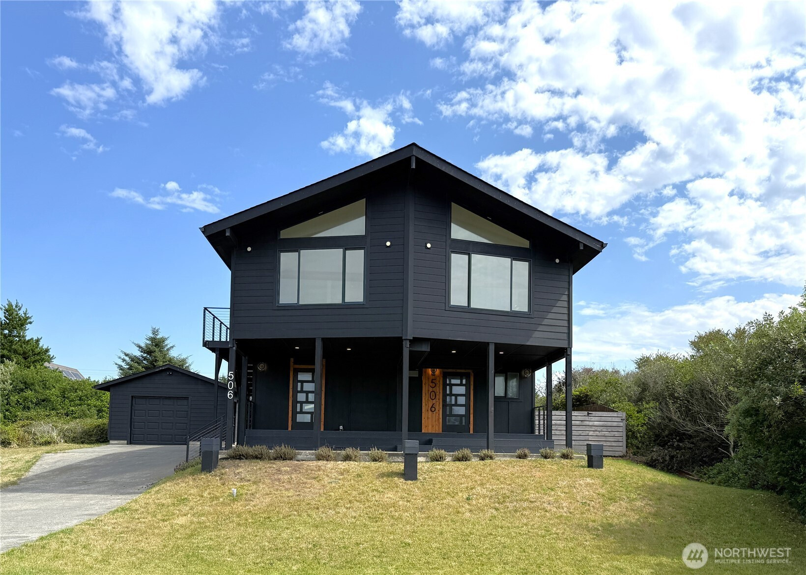 506 Sand Dune Avenue SW, Ocean Shores, WA 98569