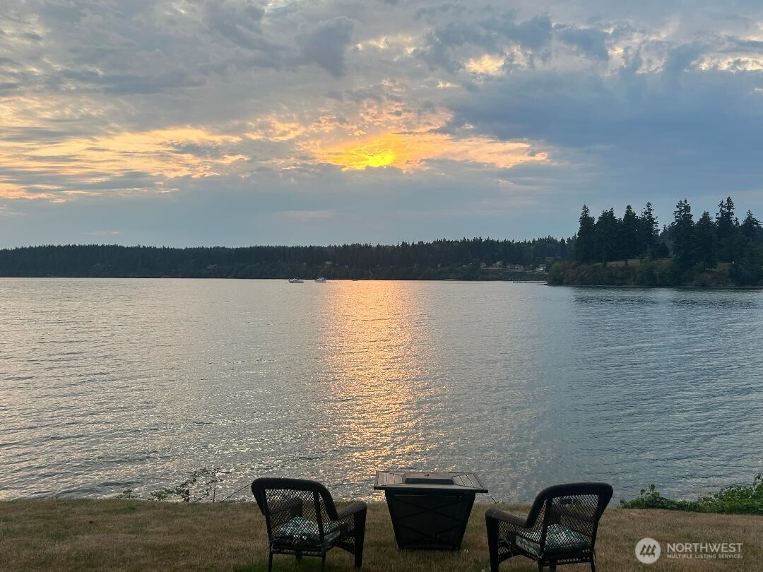 5341 S Bercot Road, Freeland, WA 98249