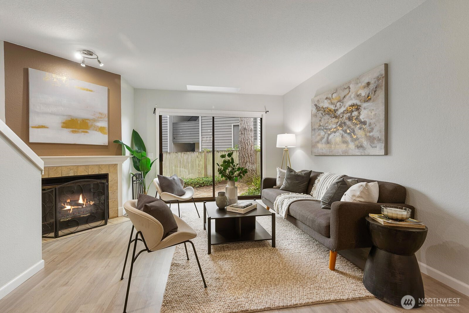 8013 NE 177th Court, Kenmore, WA 98028