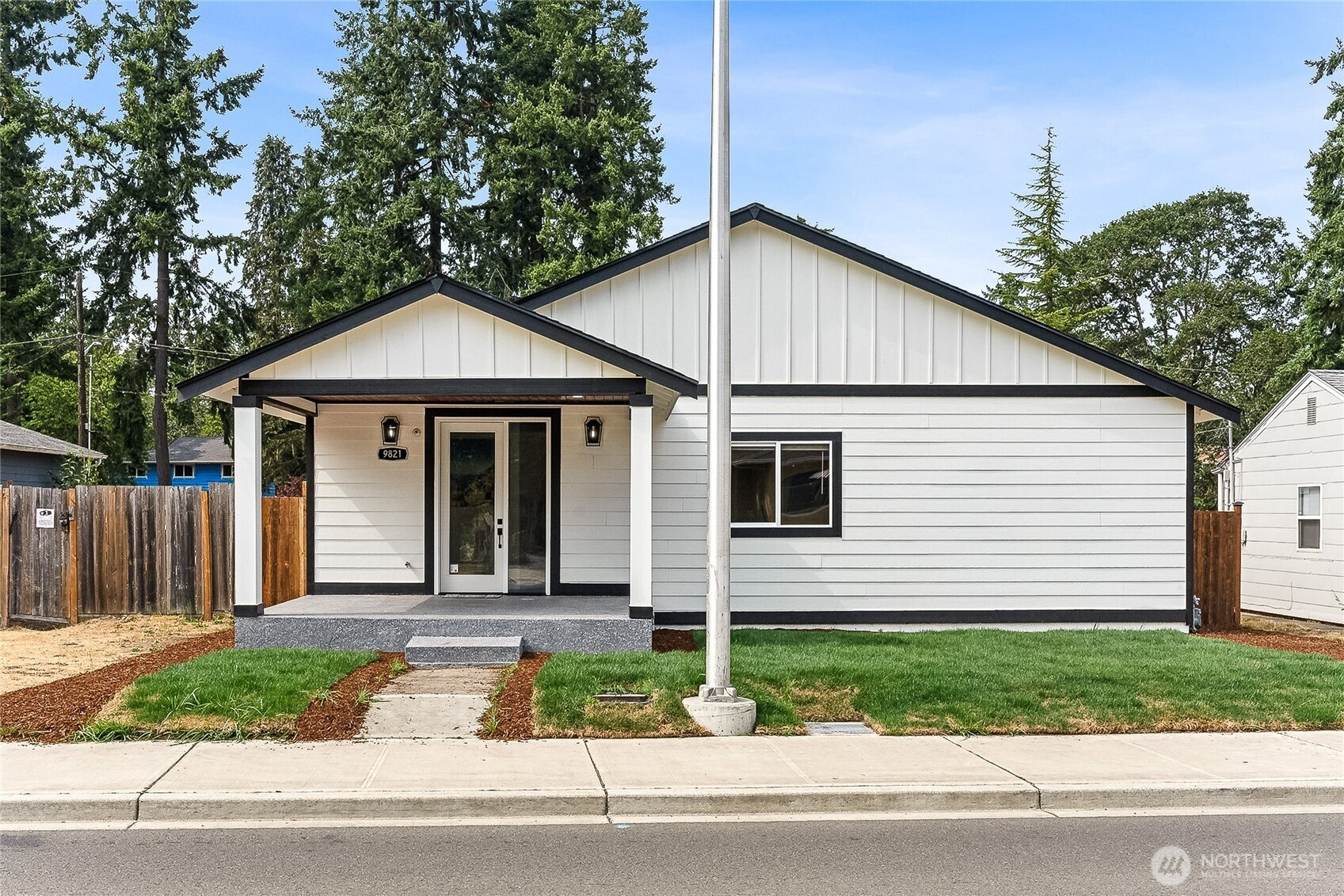 9821 Veterans Drive SW, Lakewood, WA 98498