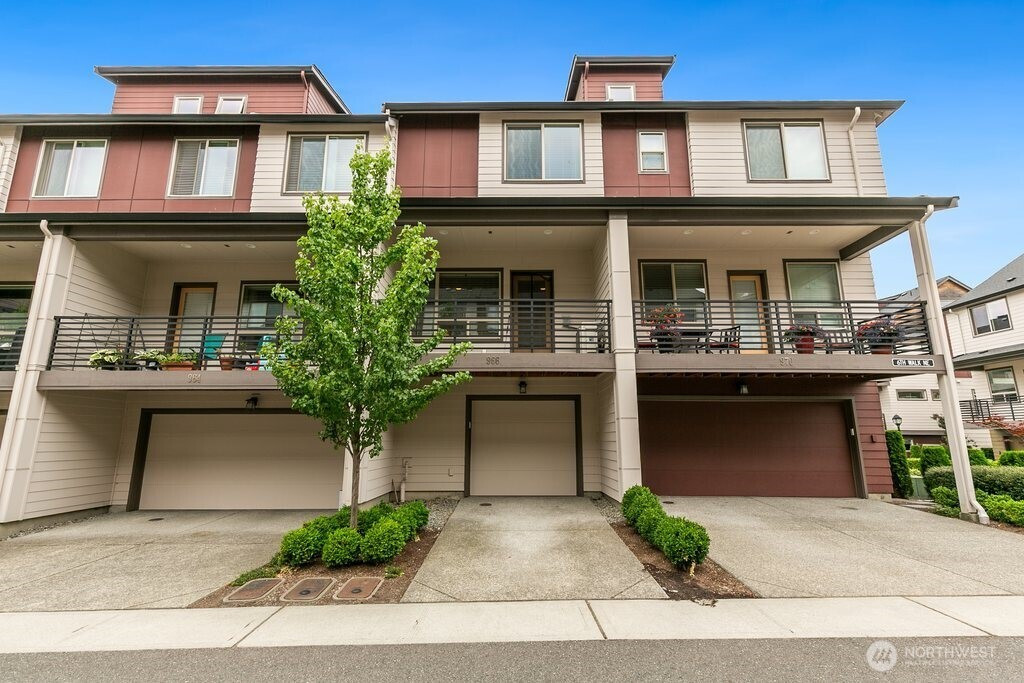 966 6th Walk NE, Issaquah, WA 98029