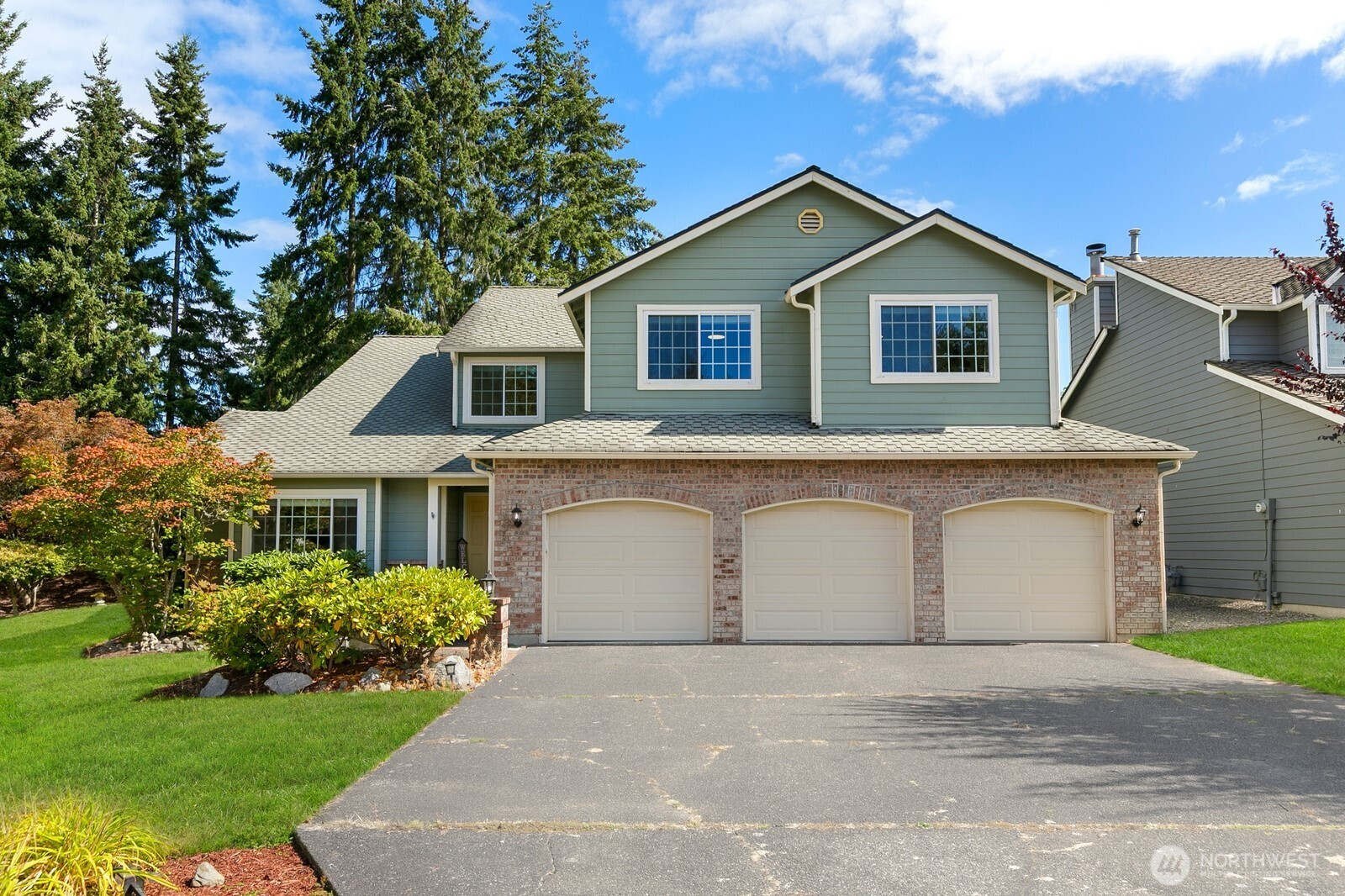 808 SW 328th Court, Federal Way, WA 98023