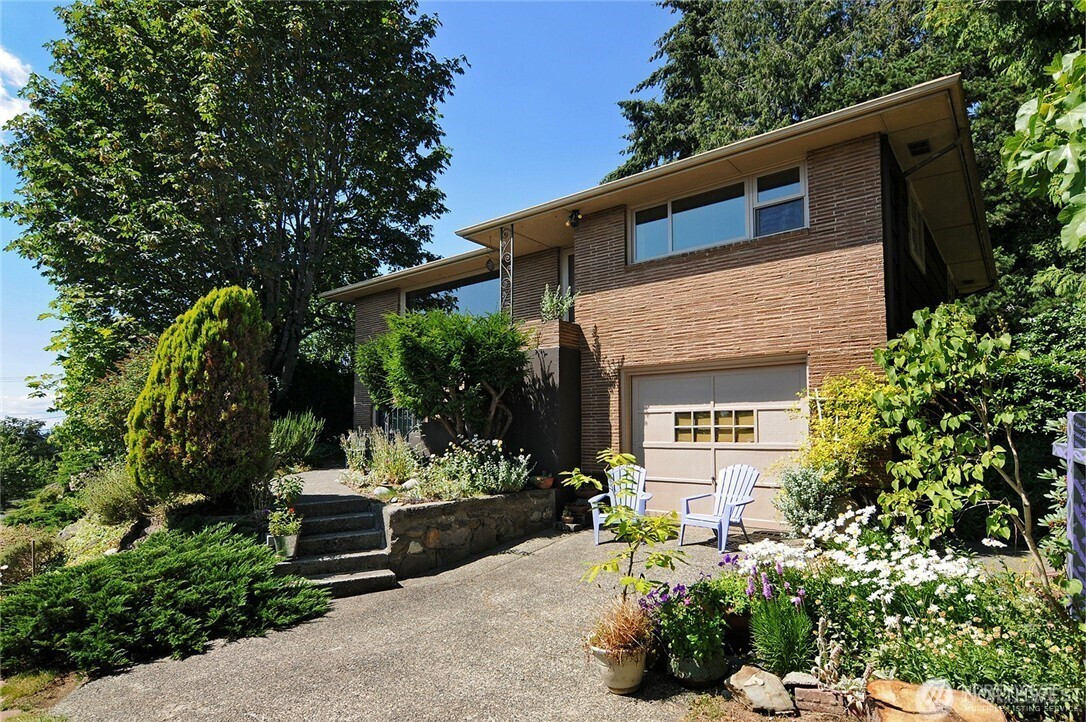 12606 64th Avenue S, Seattle, WA 98178