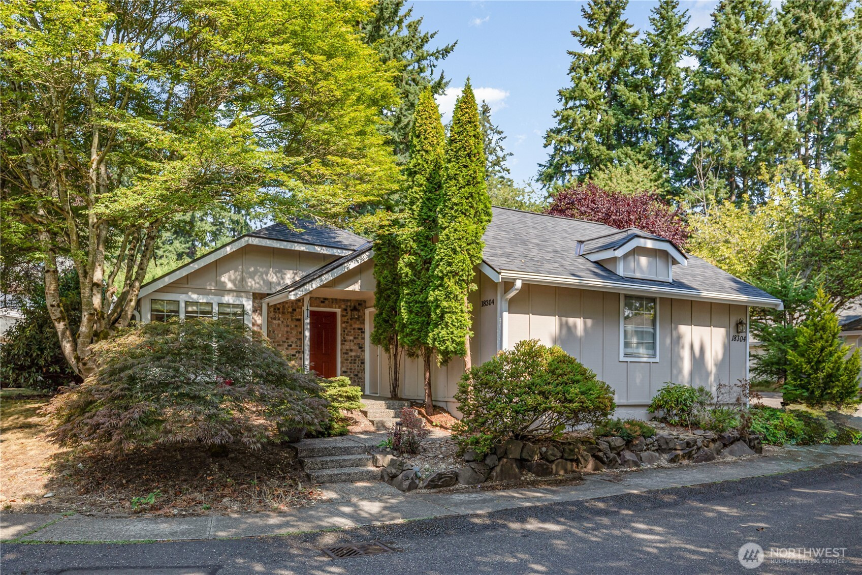 18304 NE 92nd Court, Redmond, WA 98052