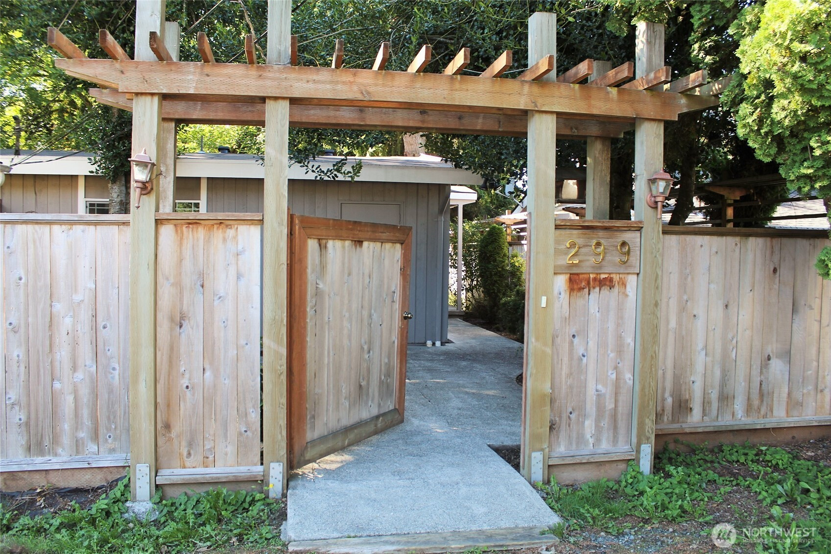 299 1st Avenue NW, Issaquah, WA 98027