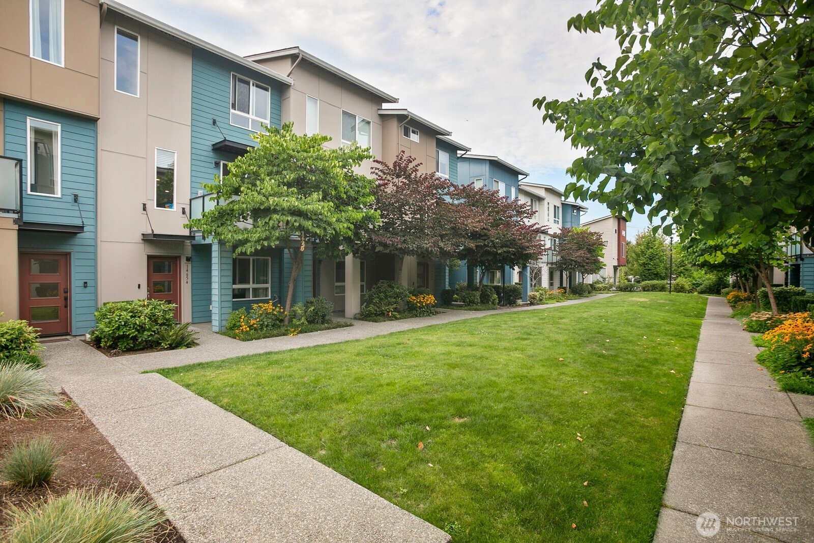 14676 35th Court NE, Lake Forest Park, WA 98155