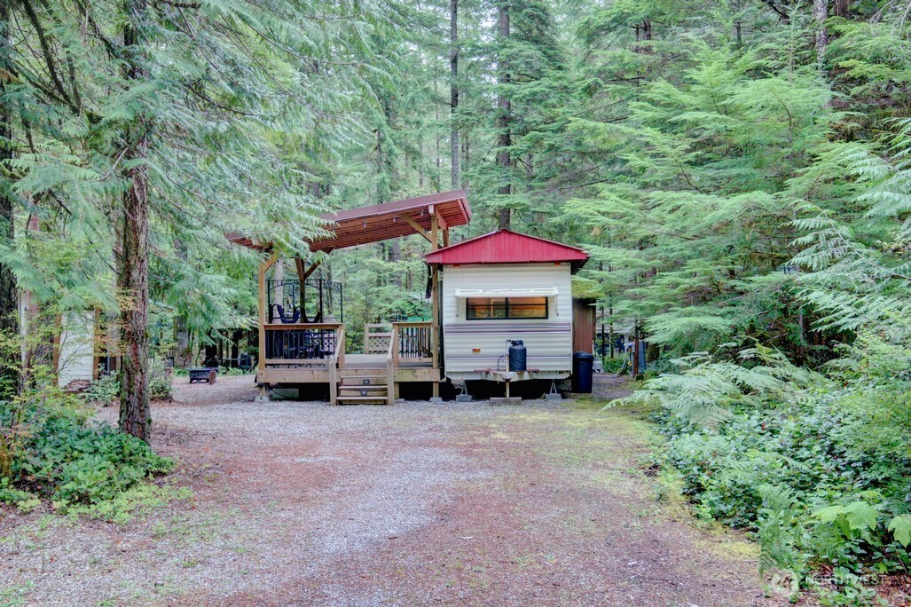104 Pioneer Circle, Deming, WA 98244