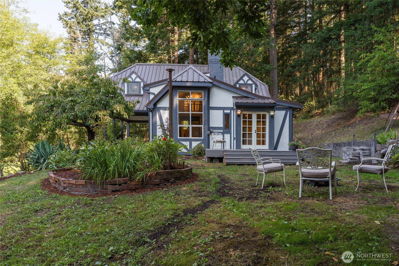 33 Barnacle Ln, Orcas Island, WA 98279