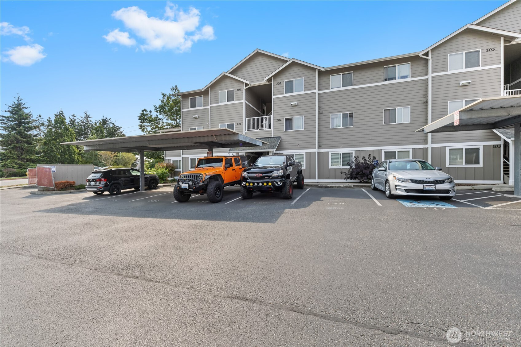 1691 SW Mulberry Pl, Oak Harbor, WA 98277