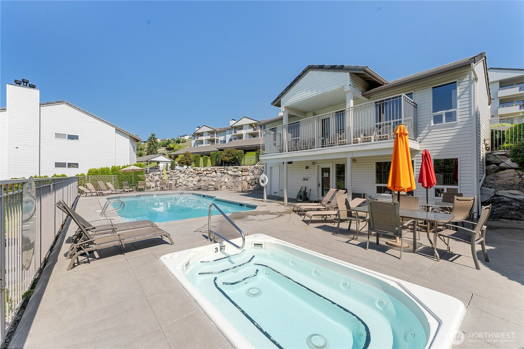 808 W Manson Road, Chelan, WA 98816