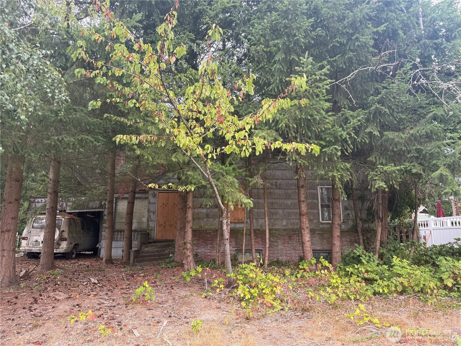 12250 Densmore Avenue N, Seattle, WA 98133