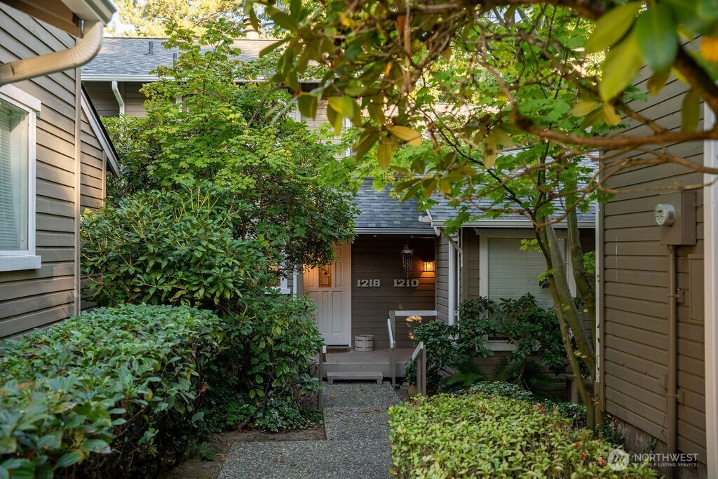 1218 101st Place NE, Bellevue, WA 98004