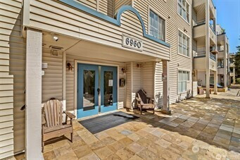 6960 California Avenue SW, Seattle, WA 98126
