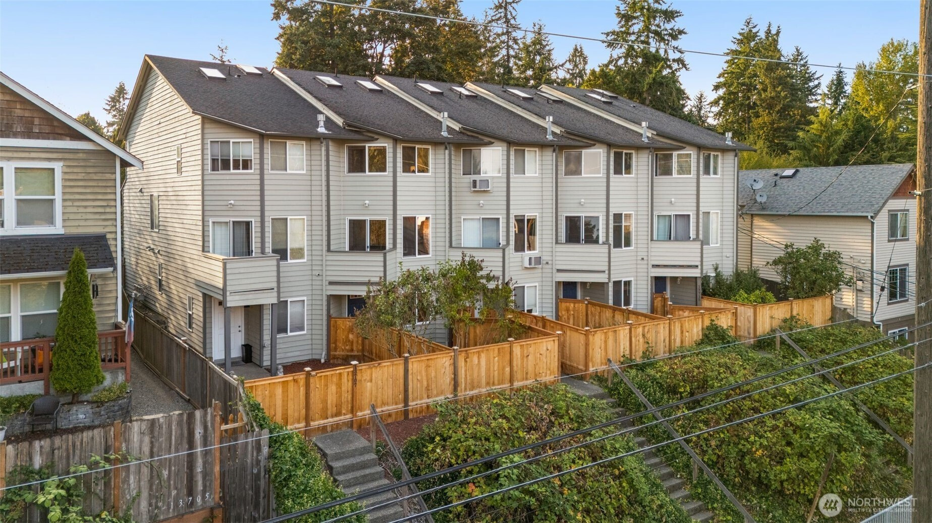 13709 Greenwood Avenue N, Seattle, WA 98133