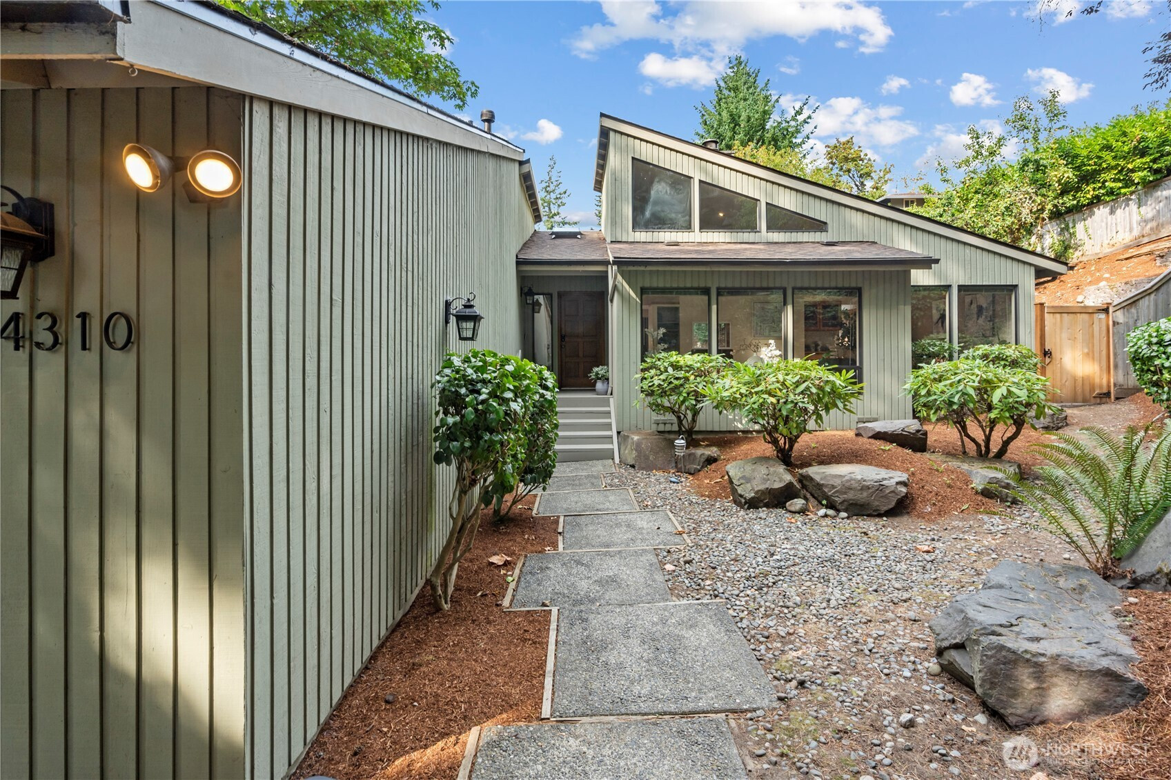 14310 SE 49th Street, Bellevue, WA 98006