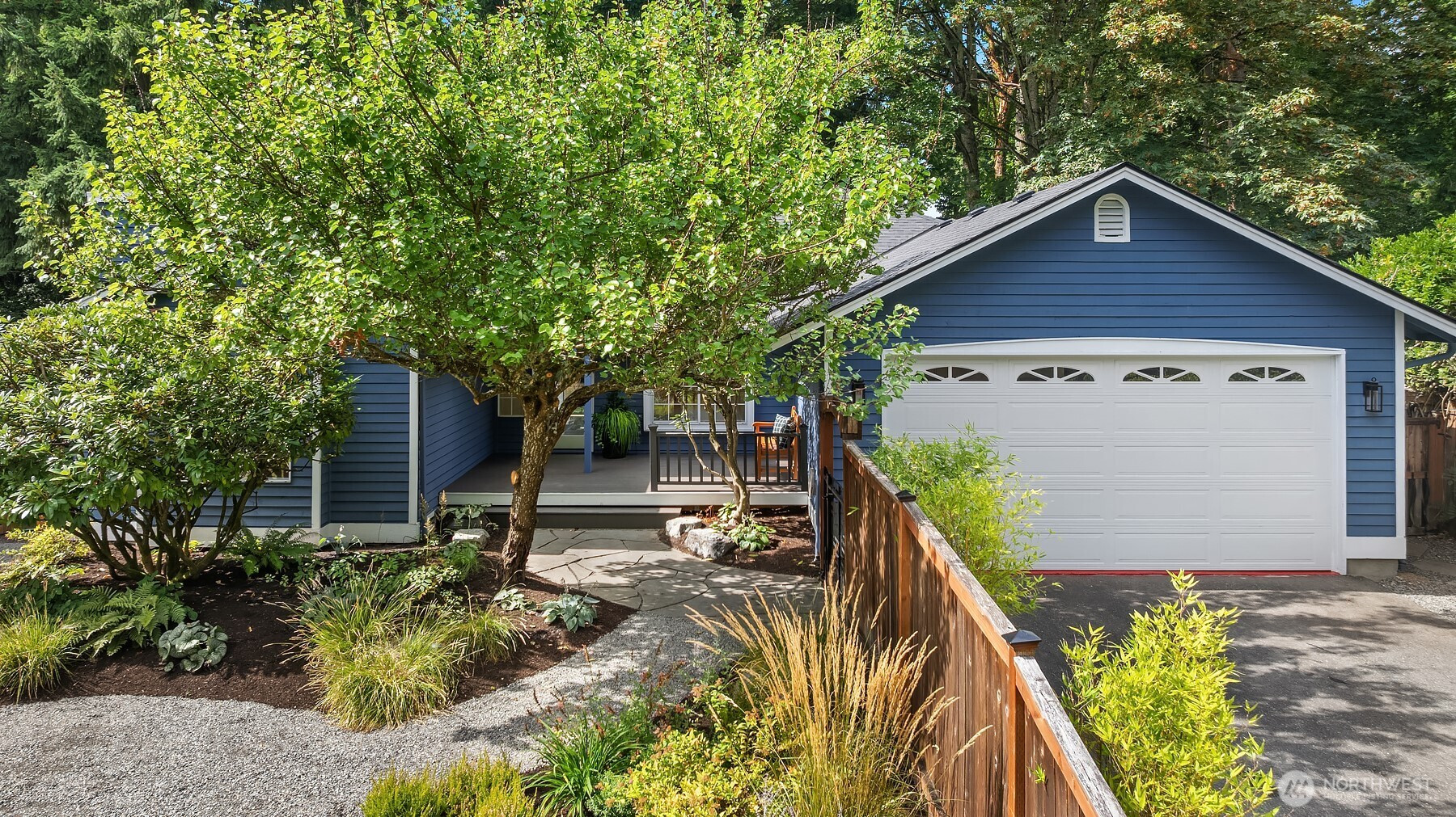 13833 70th Avenue NE, Kirkland, WA 98034