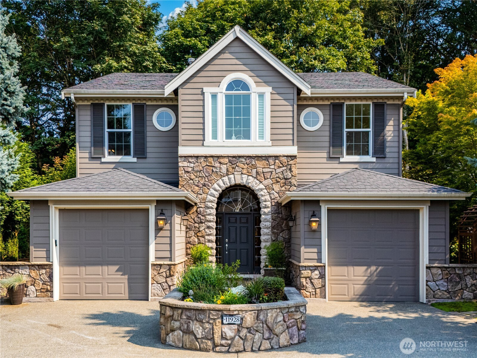 11928 158th Ave NE, Redmond, WA 98052