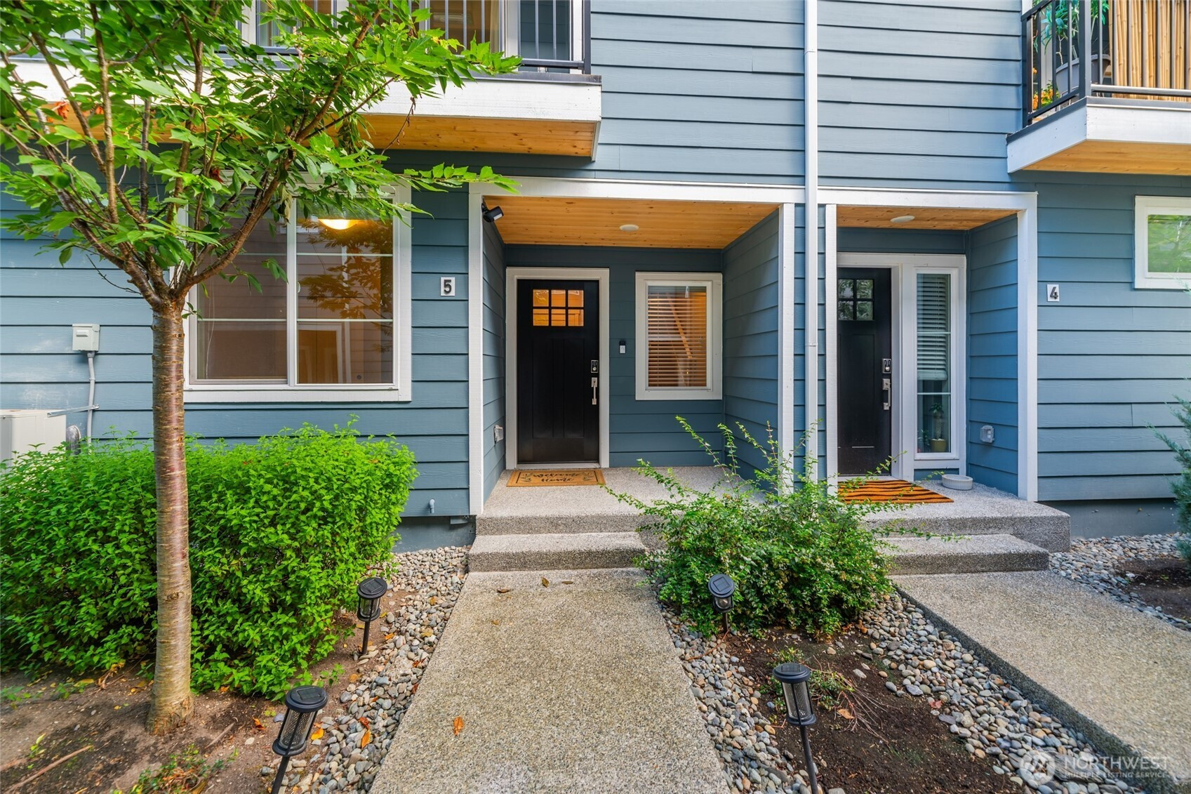 6633 NE 188th Court, Kenmore, WA 98028