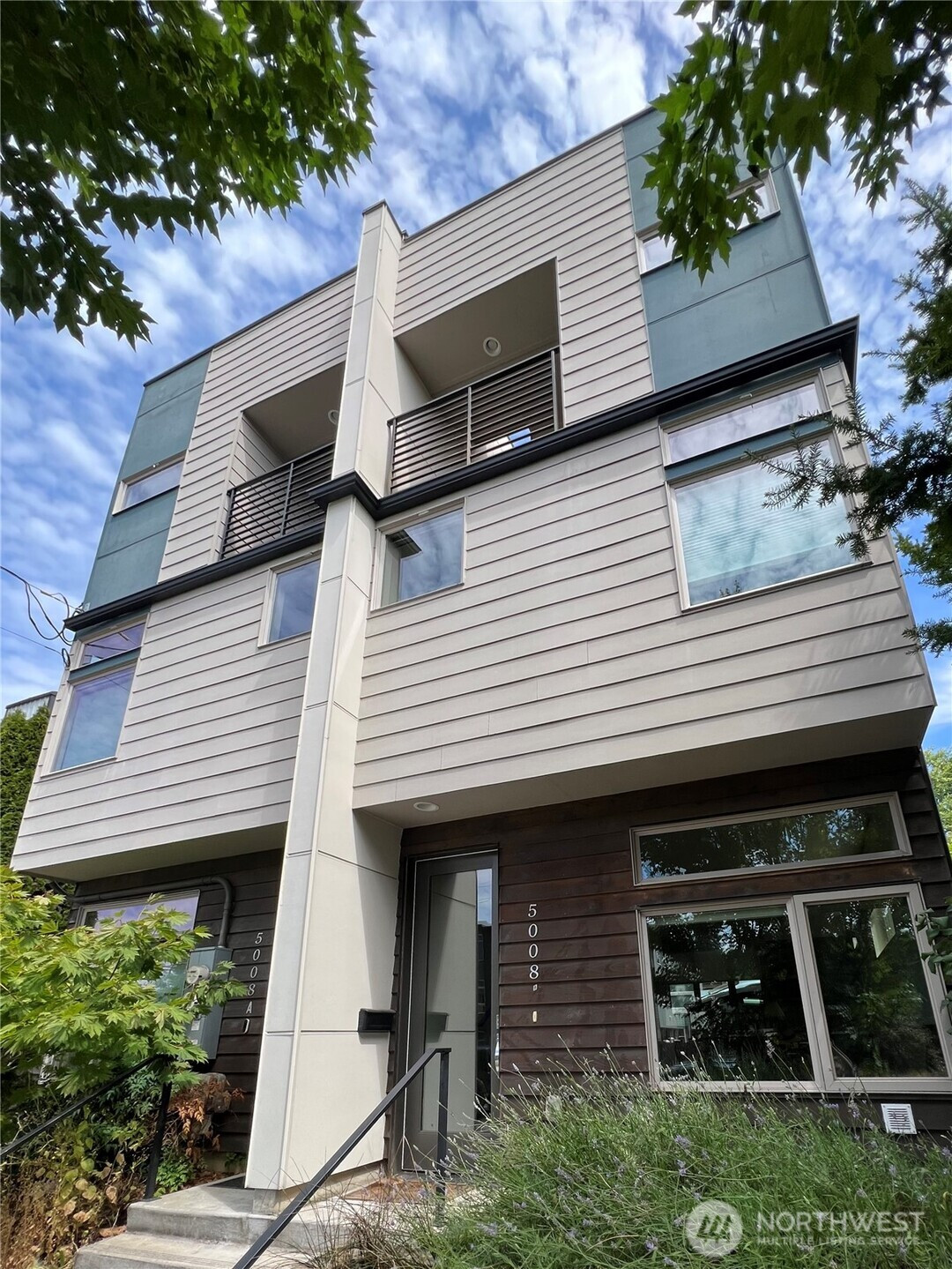 5008 Fauntleroy Way SW, Seattle, WA 98136