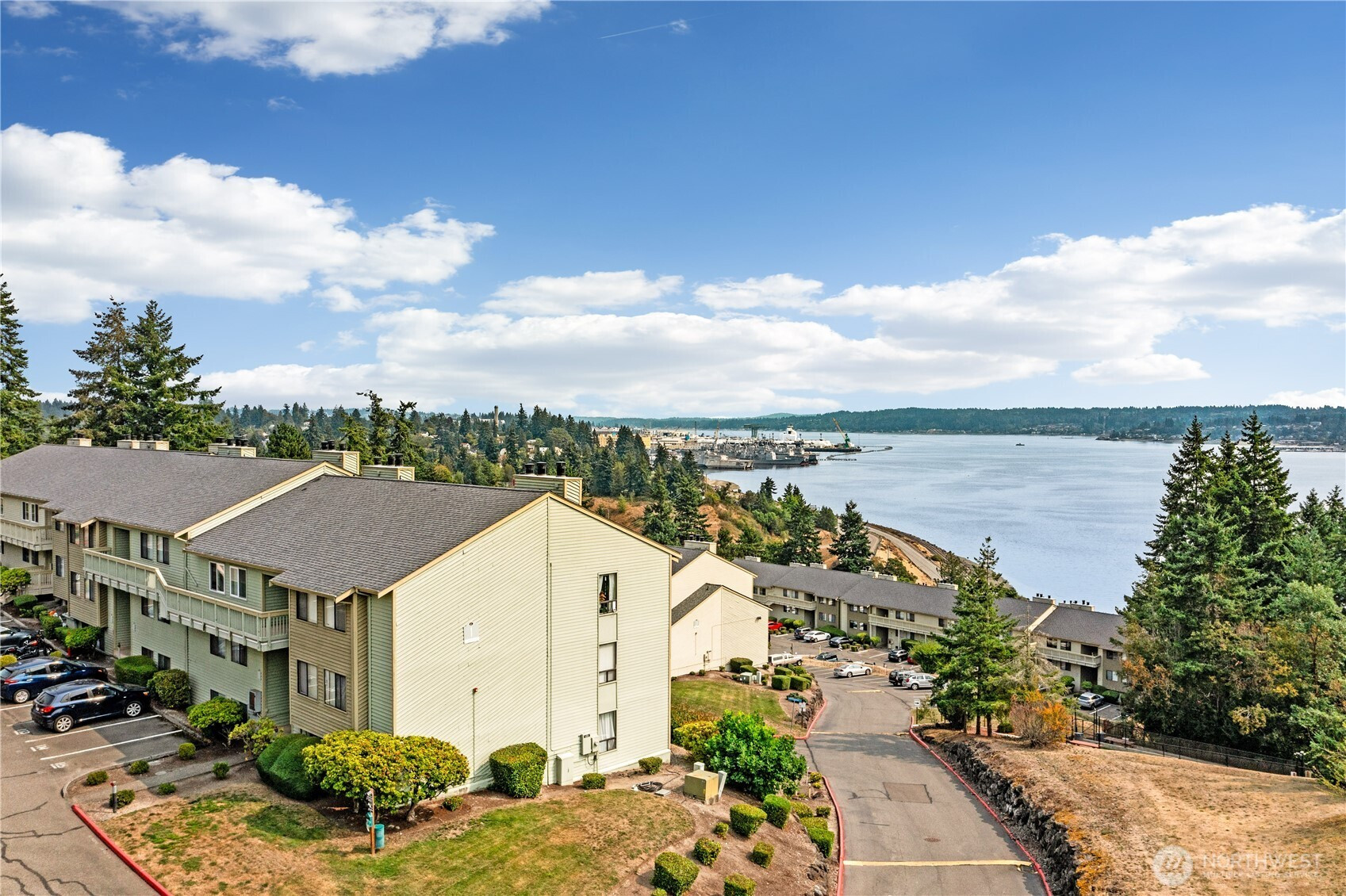 1745 W Sunn Fjord Lane, Bremerton, WA 98312