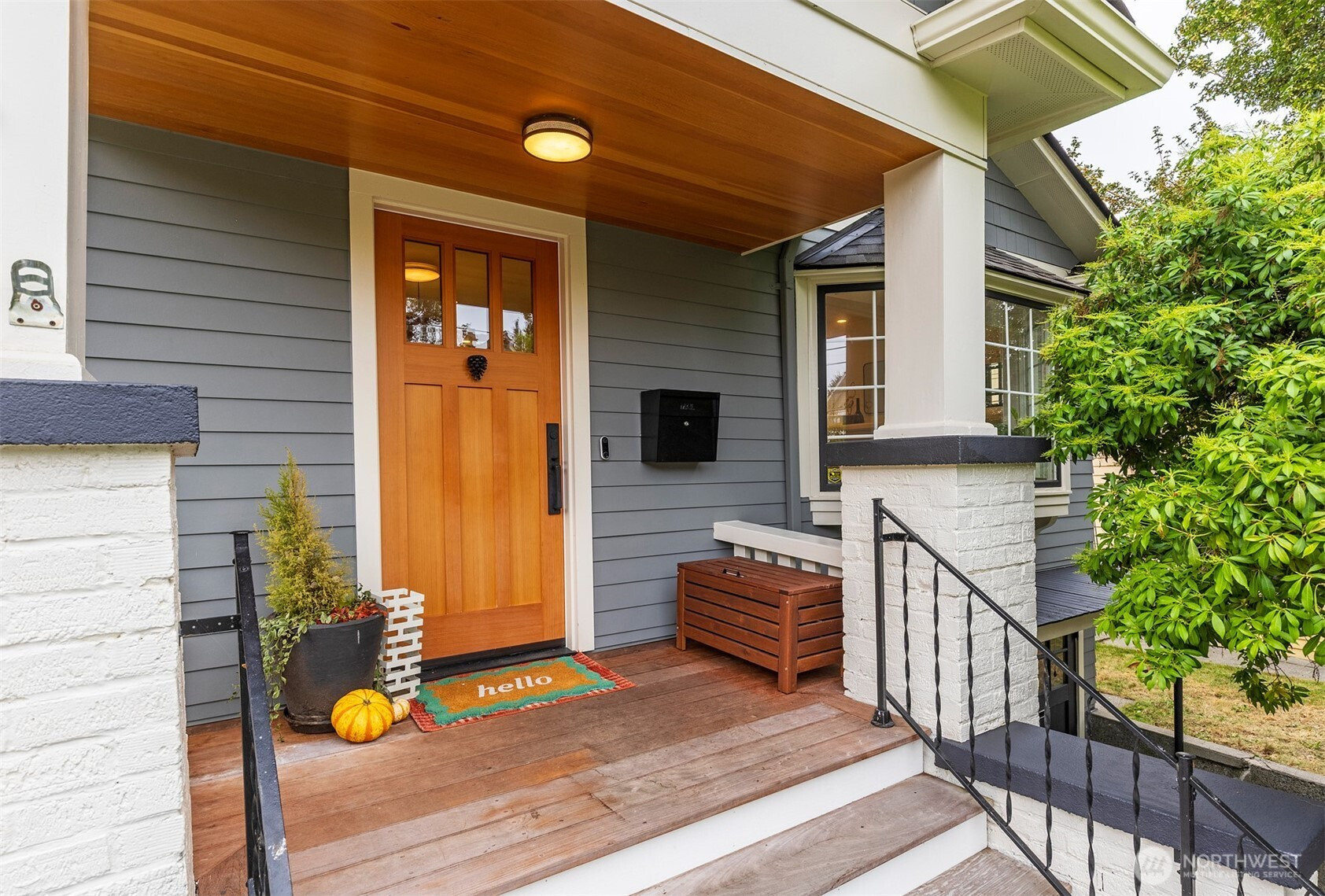 1815 N 55th Street, Seattle, WA 98103