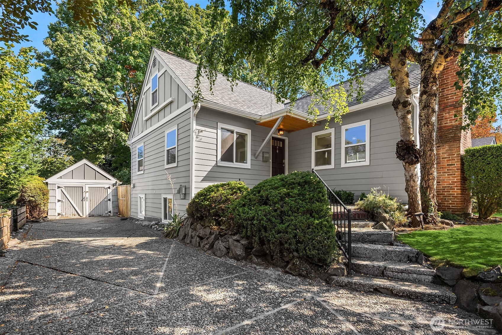 9756 Wallingford Avenue N, Seattle, WA 98103