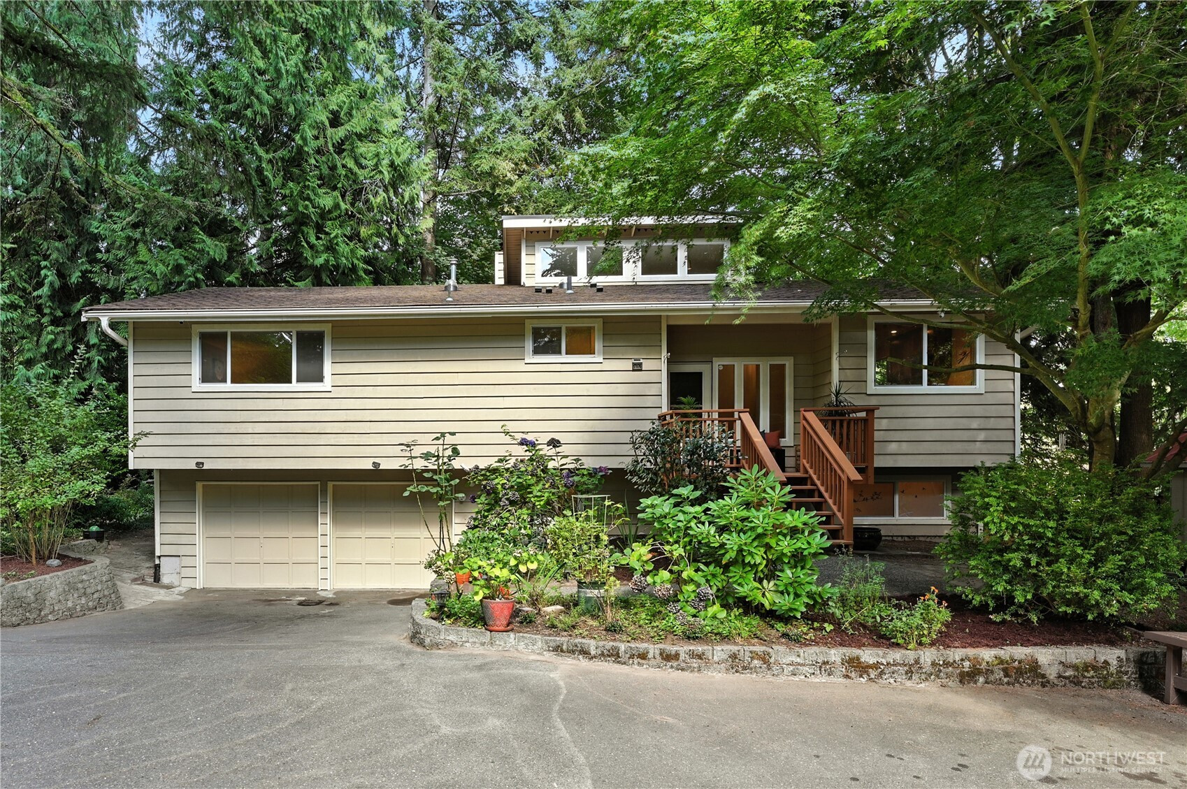 17876 29th Avenue NE, Lake Forest Park, WA 98155