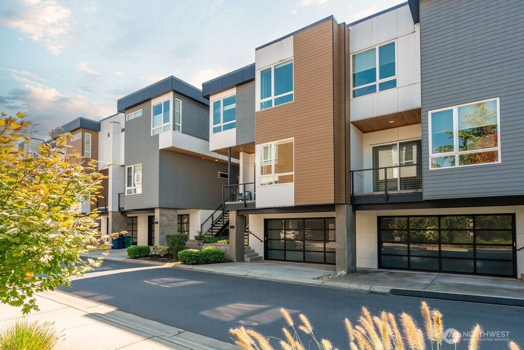 205 4th Court S, Kirkland, WA 98033