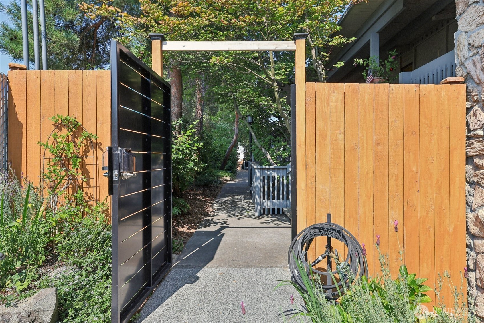 7064 35th Avenue NE, Seattle, WA 98115