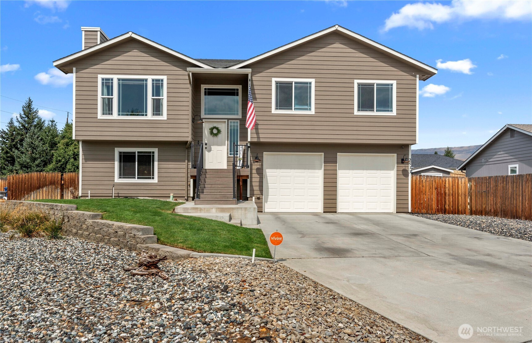 2533 NE Noble Loop, East Wenatchee, WA 98802