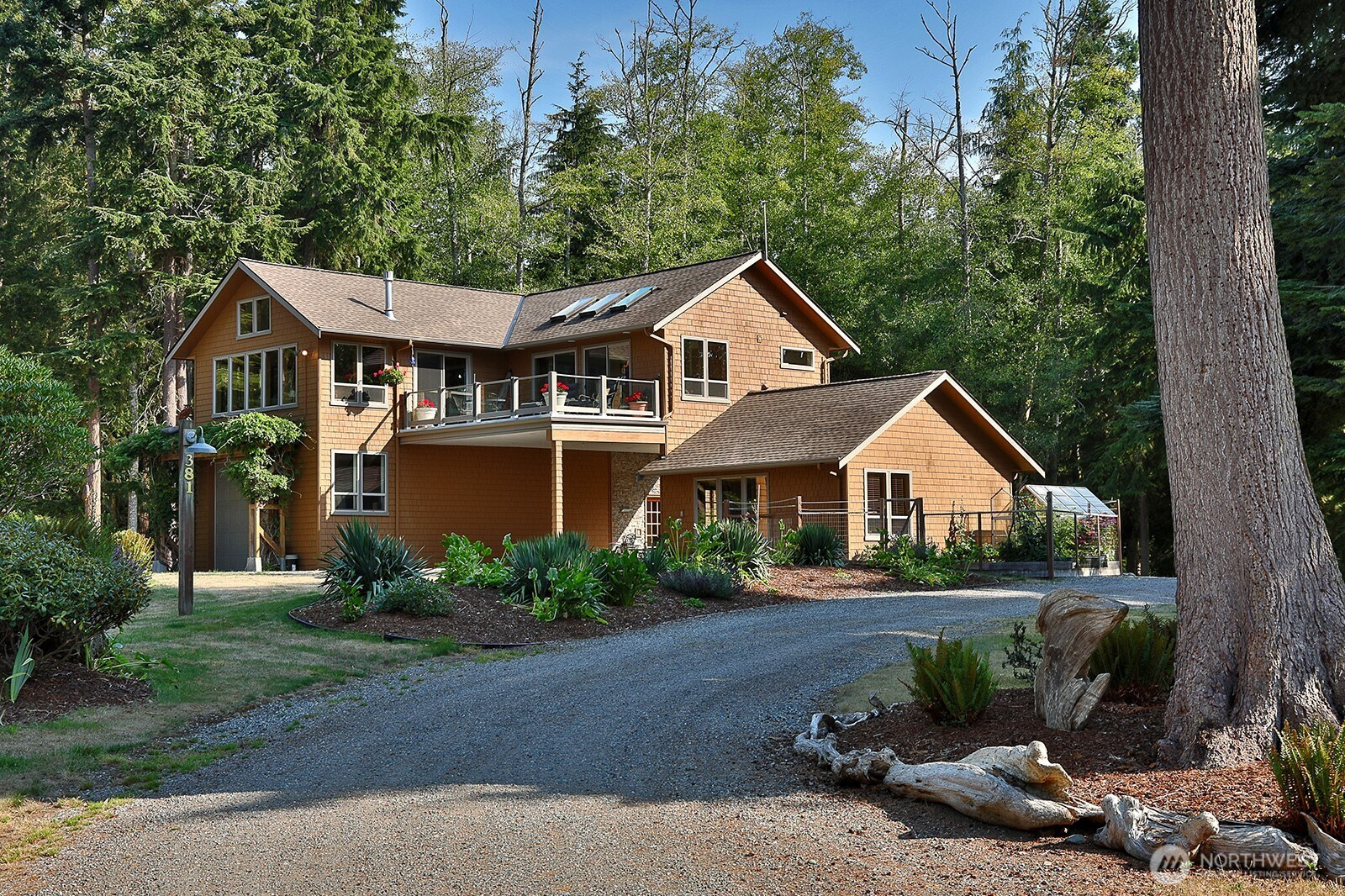 381 Lake Hancock Drive, Coupeville, WA 98239