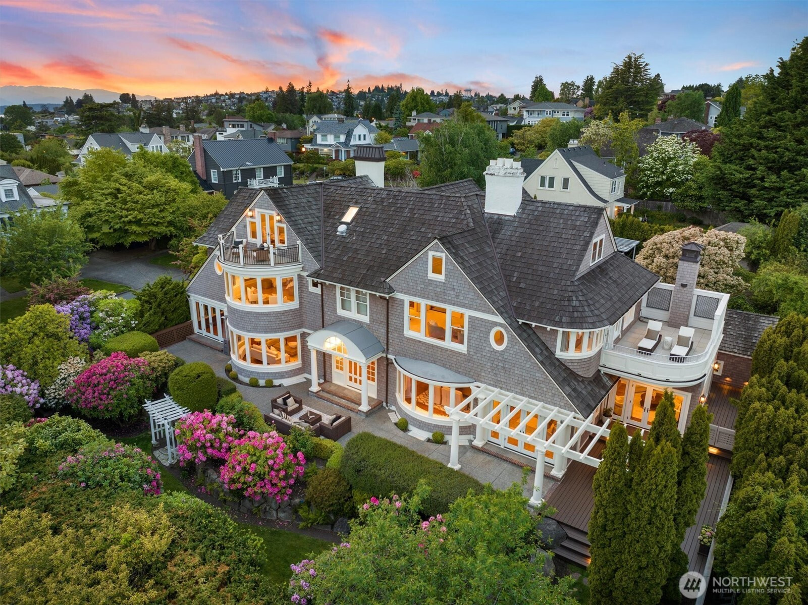 2720 W Galer Street, Seattle, WA 98199