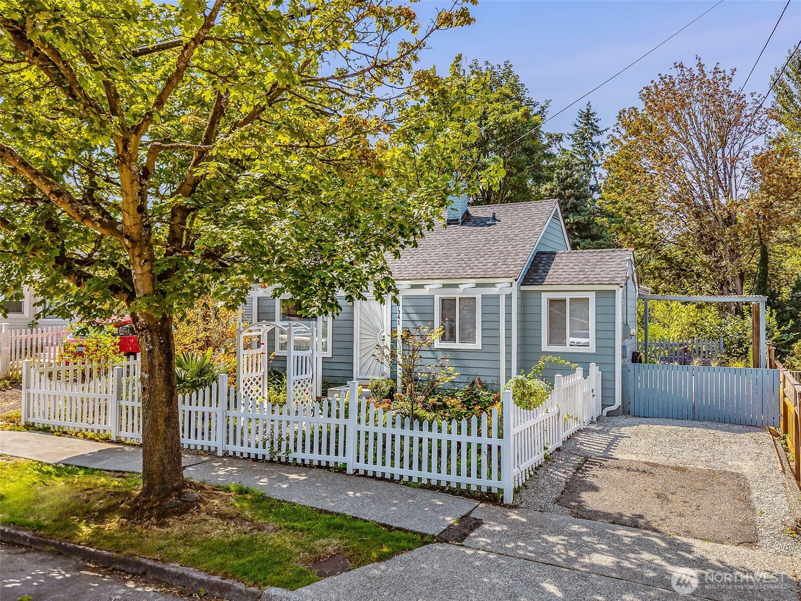 7341 16th Avenue SW, Seattle, WA 98106