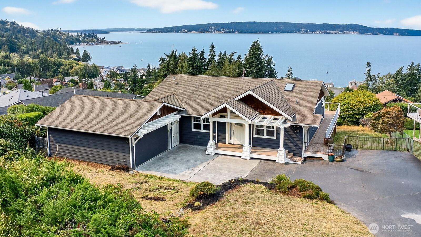 1015 AQUA VISTA Lane, Camano Island, WA 98282