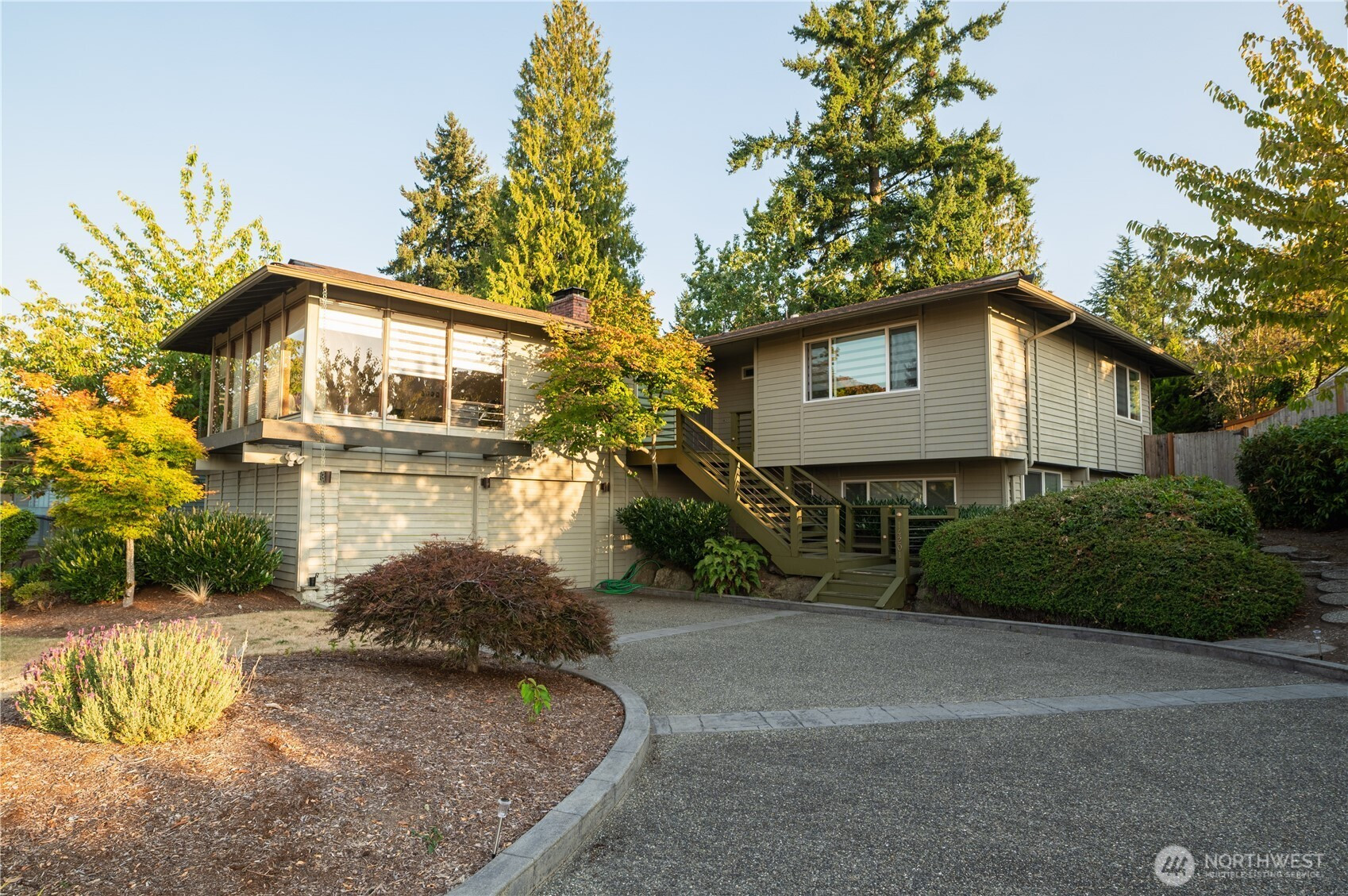14201 SE 45th Street, Bellevue, WA 98006