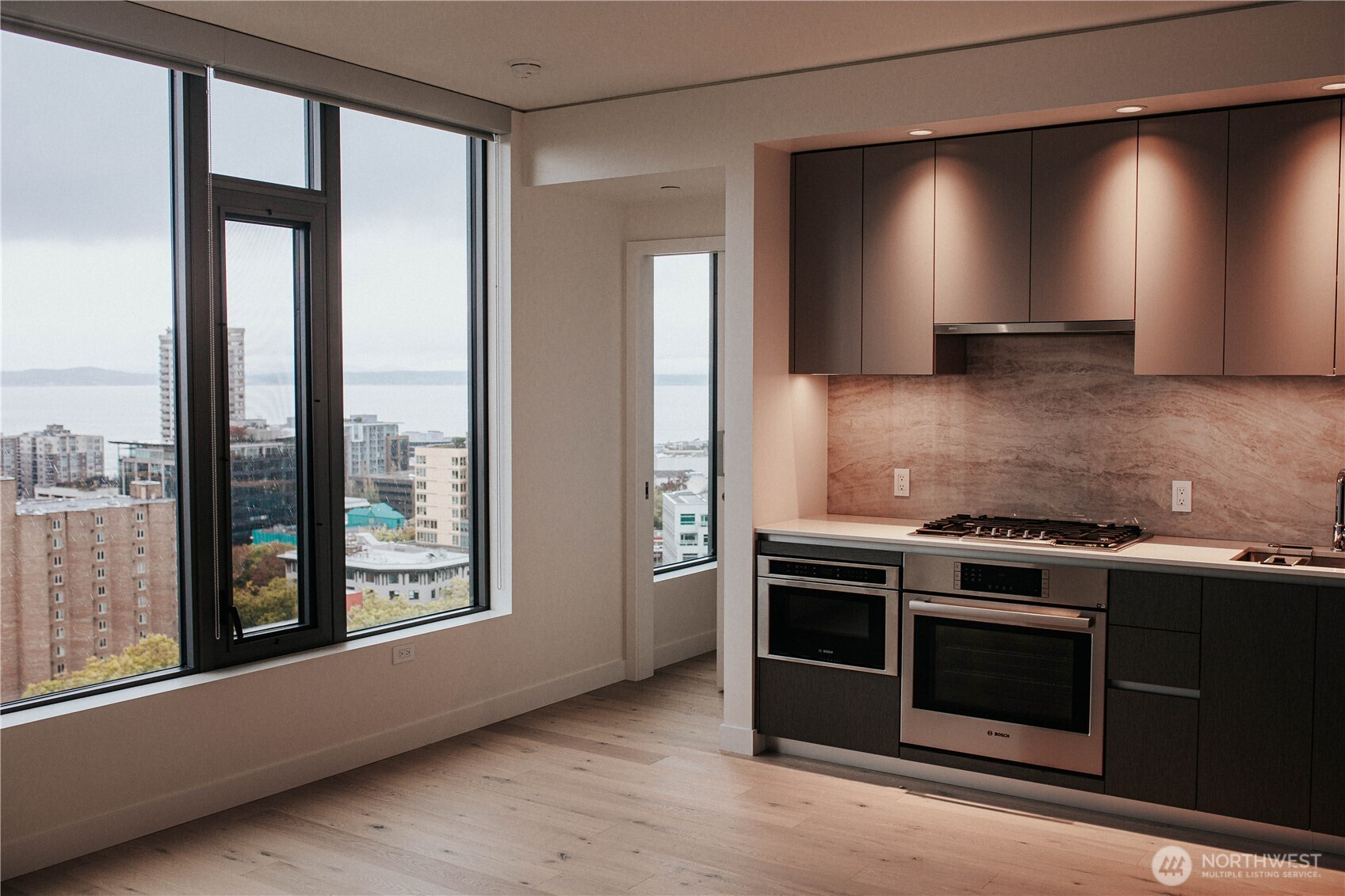 2510 6th Ave, Seattle, WA 98121