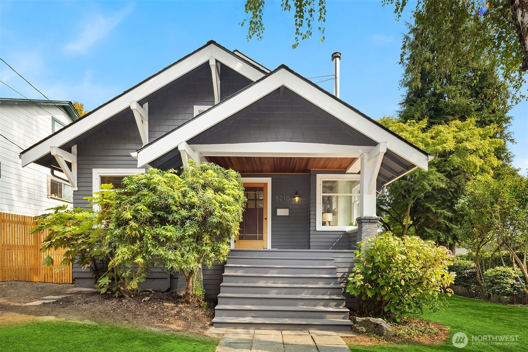5210 35th Avenue NE, Seattle, WA 98105
