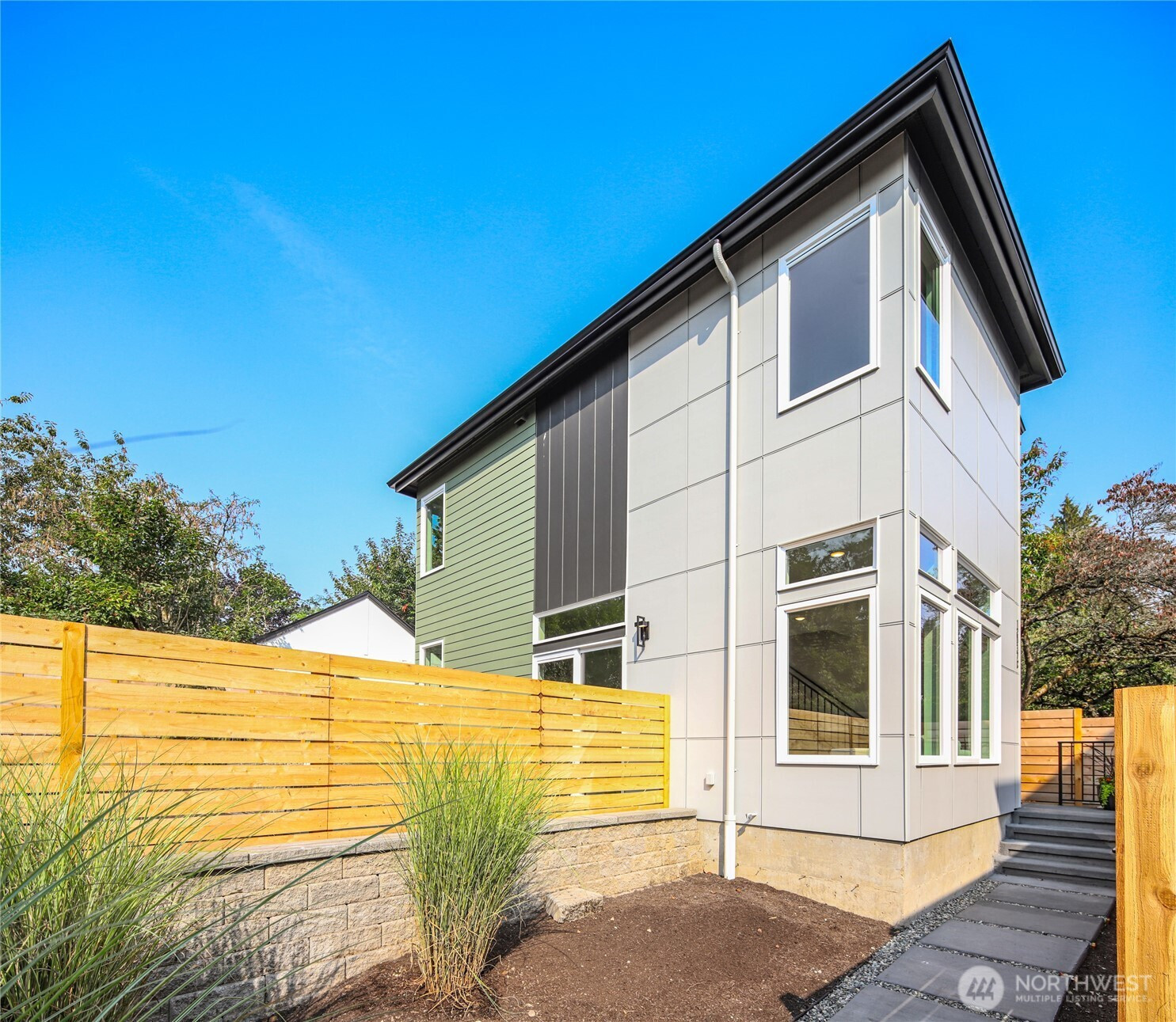12037 C Fremont Avenue N, Seattle, WA 98133