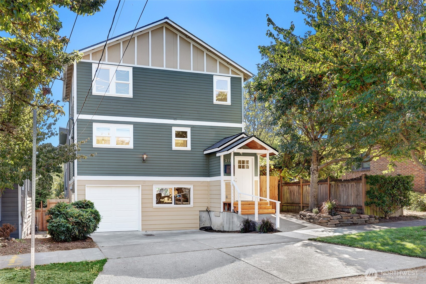 2111 E Pine Street, Seattle, WA 98122