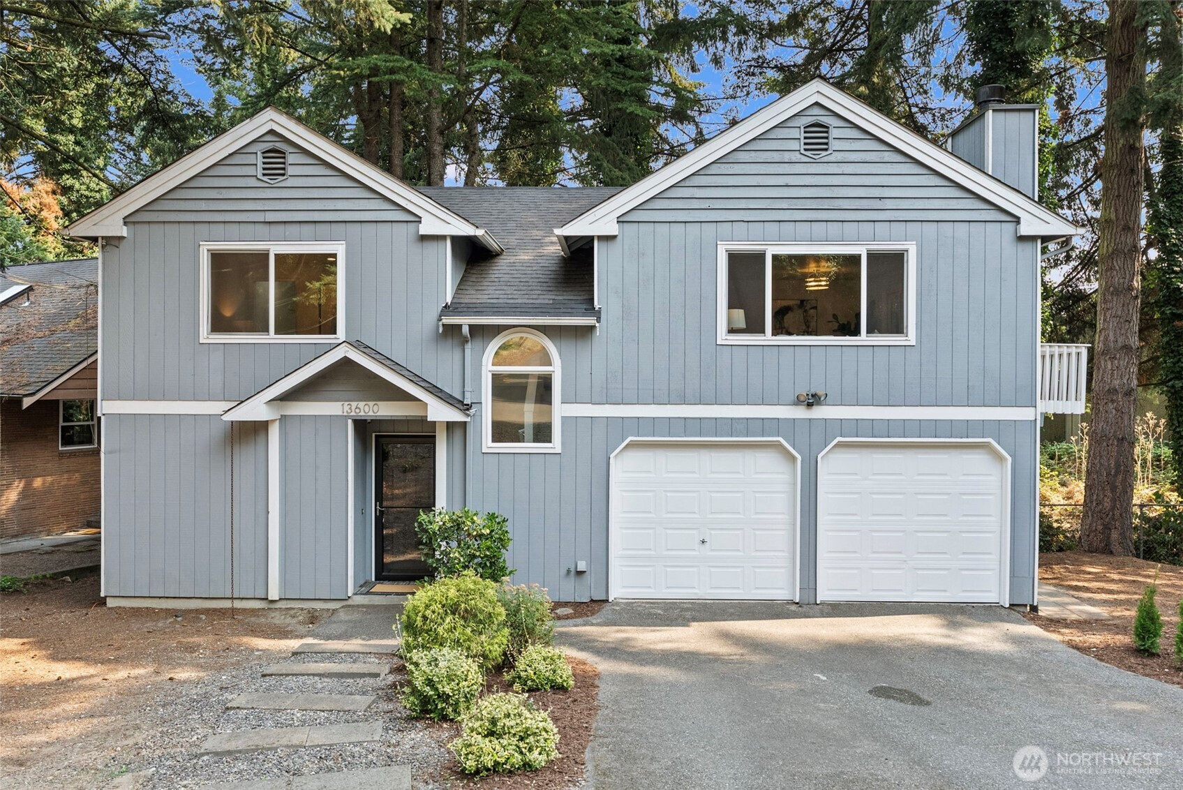 13600 4th Avenue NE, Seattle, WA 98125