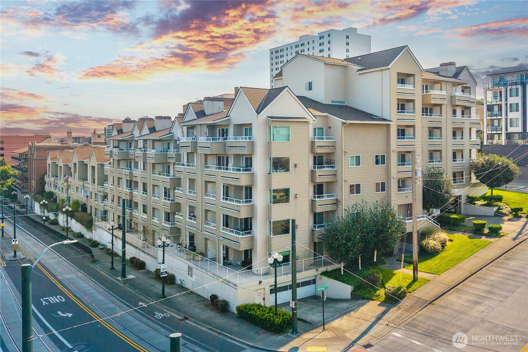 1 Broadway, Tacoma, WA 98402