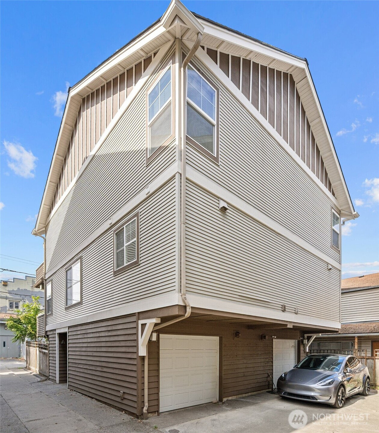 10311 Midvale Avenue N, Seattle, WA 98133
